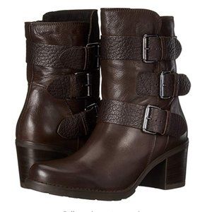 Clarks Fernwood Lake Boots Size 6 NWOT